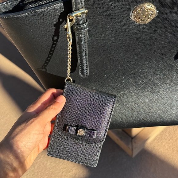 Elegant Black Tote Bag - Picture 2 of 12